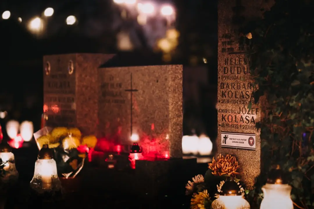 Are Online Memorials Appropriate? A Thoughtful Guide memorial guidance i — featured visual for Are Online Memorials Appropriate? A Thoughtful Guide by Evaheld Memorials