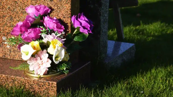 What Happens If a QR Memorial Plaque Is Damaged memorial guidance image Evaheld Memorials — featured visual for What Happens If a QR Memorial Plaque Is Damaged? by Evaheld Memorials