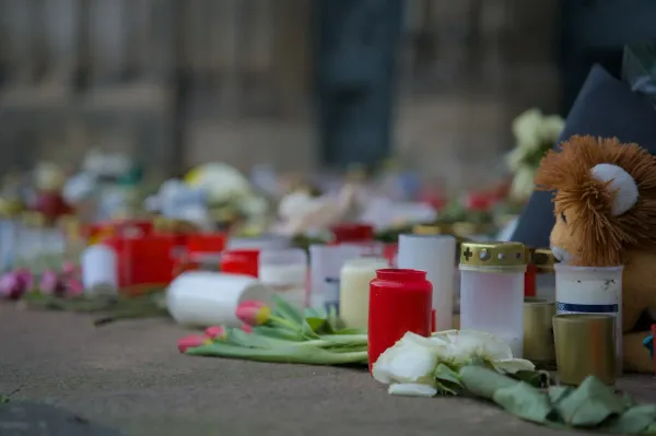 Adding Charity and Donation Links to an Online Memorial memorial guidanc — featured visual for Adding Charity and Donation Links to an Online Memorial by Evaheld Memorials